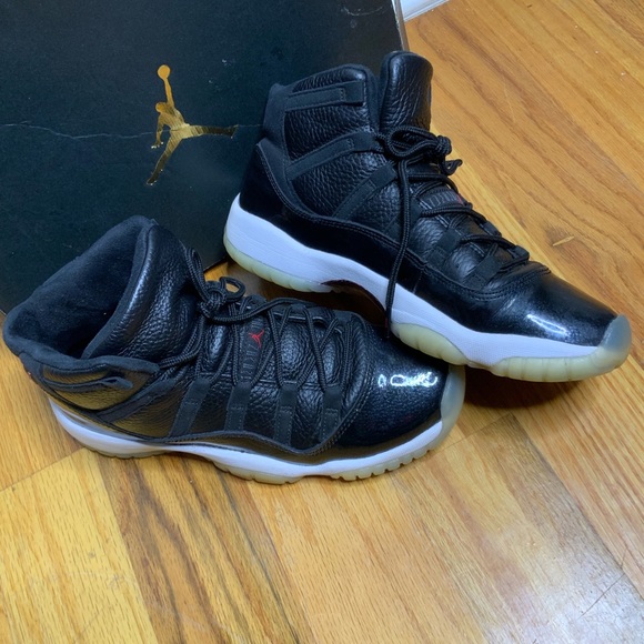 Sneakers - Picture 3 of 4